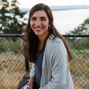 Meet your Posher, Kelly